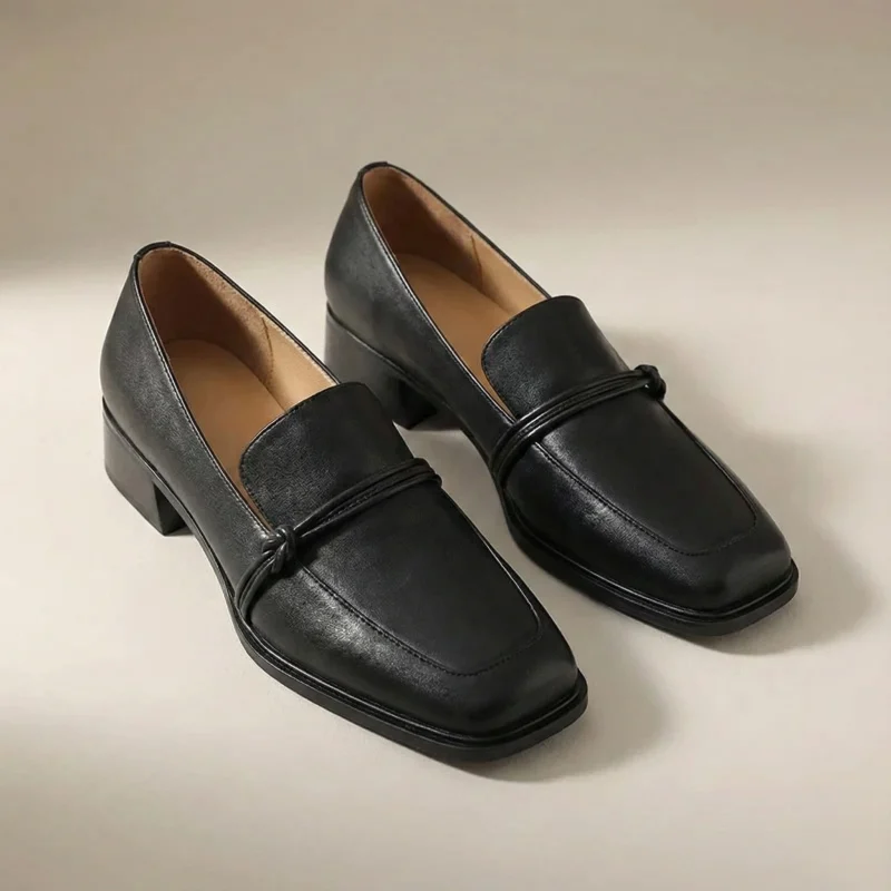 Mocassin Noir Femme Classique en Cuir